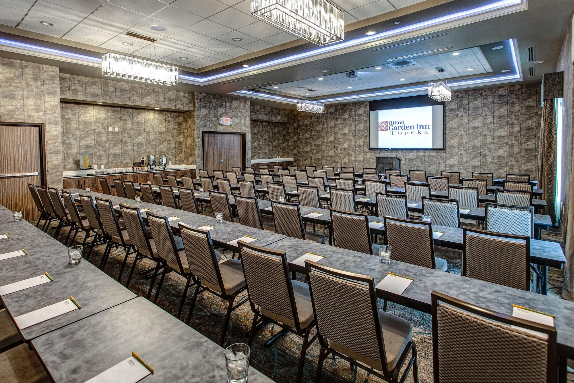Hilton Garden Inn Topeka Esterno foto