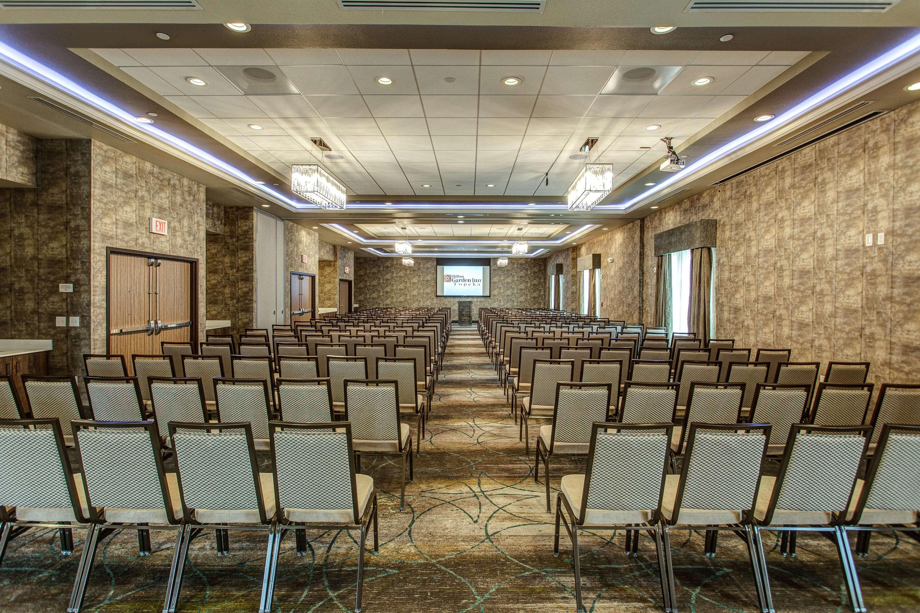 Hilton Garden Inn Topeka Esterno foto