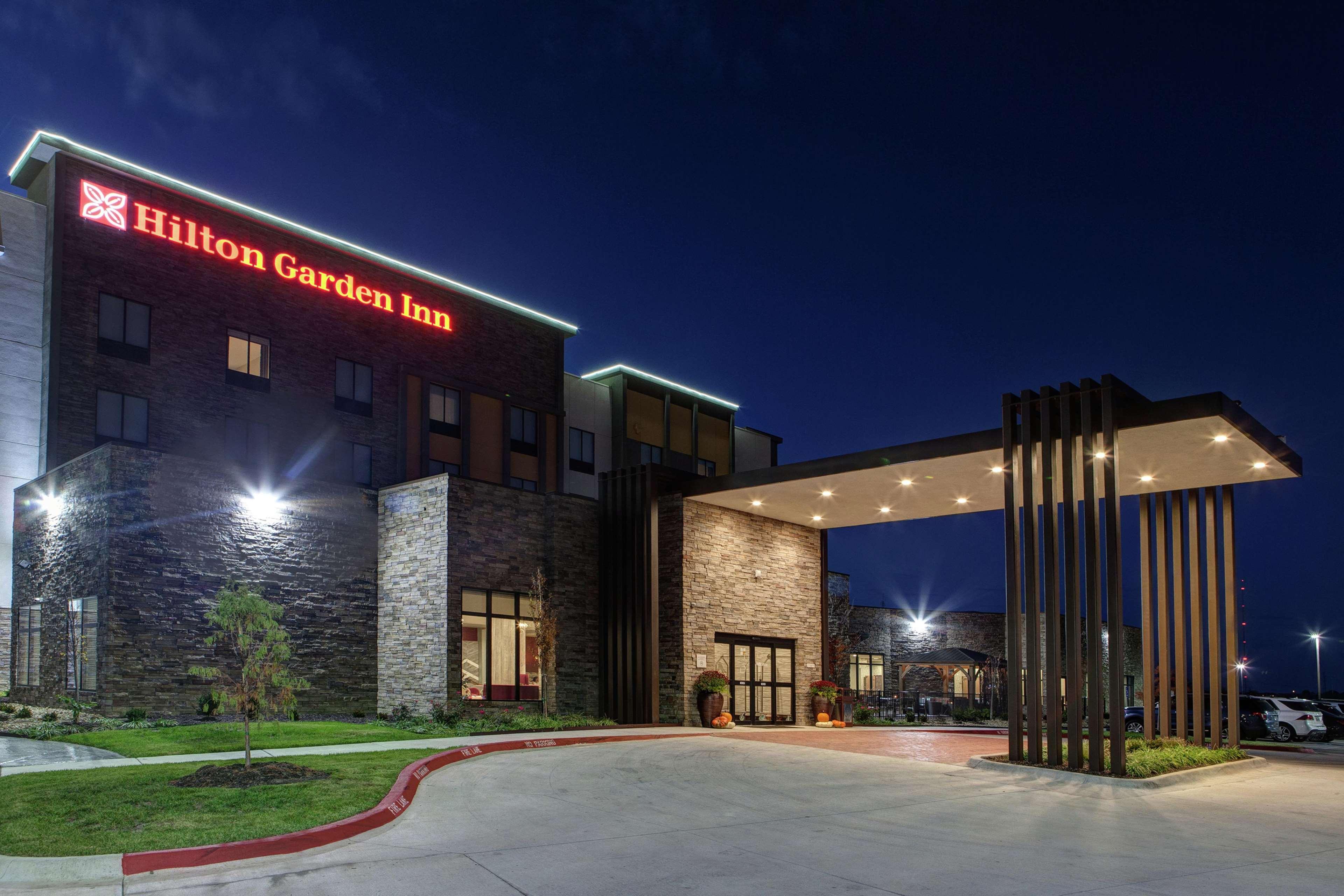 Hilton Garden Inn Topeka Esterno foto