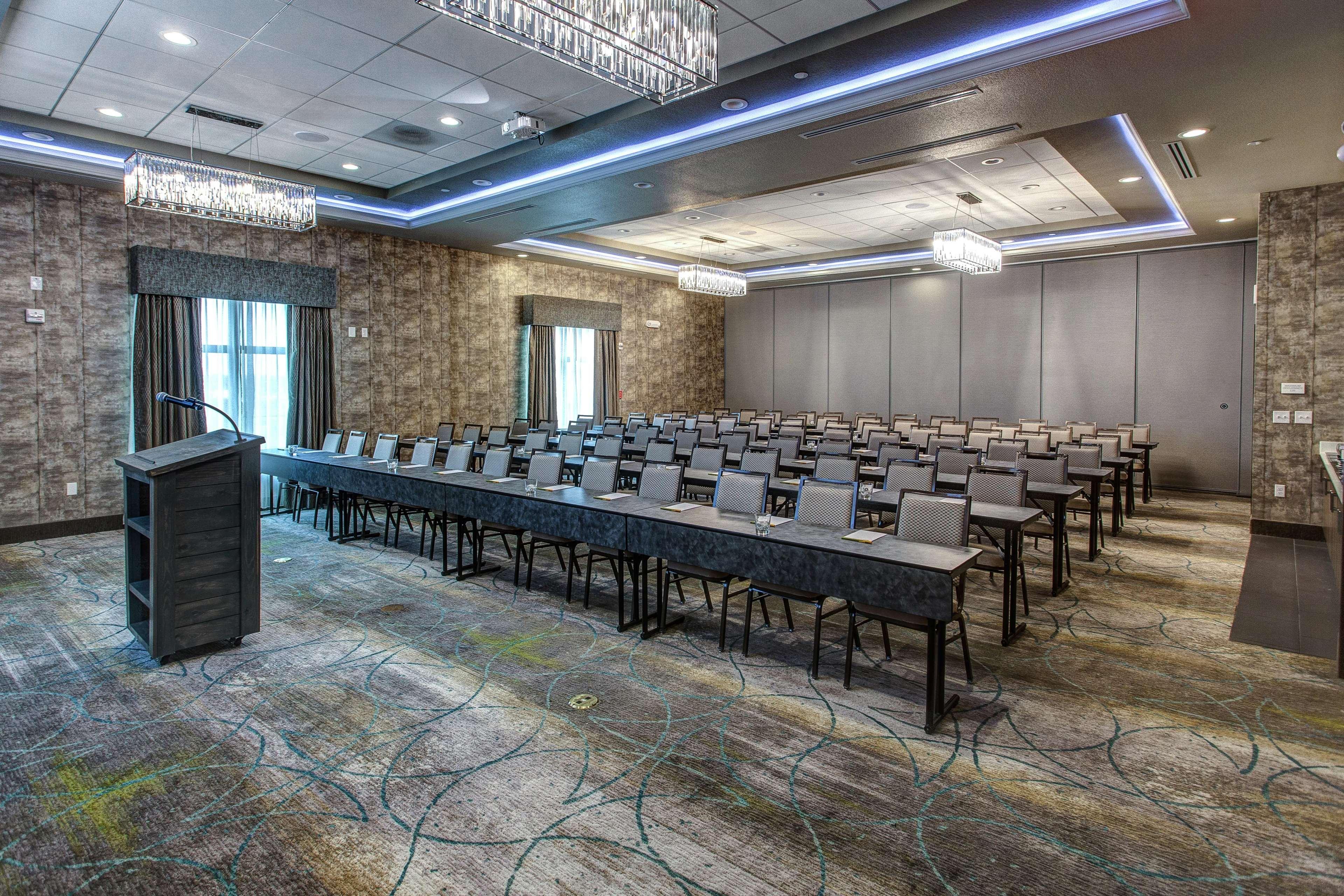 Hilton Garden Inn Topeka Esterno foto