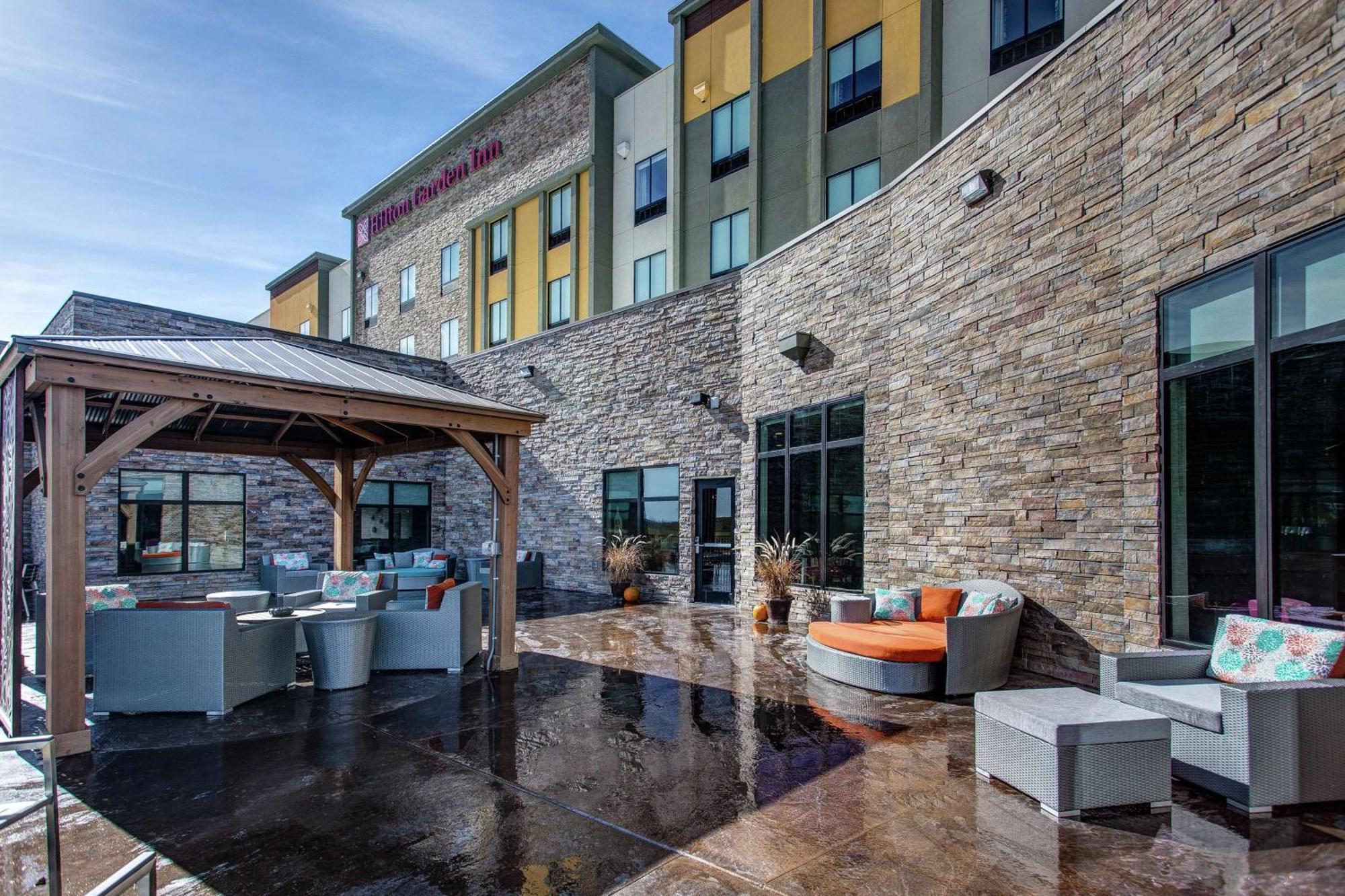 Hilton Garden Inn Topeka Esterno foto